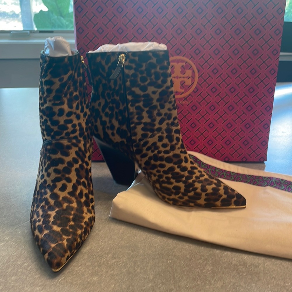 Tory Burch Lila Zip Up Ankle Bootie